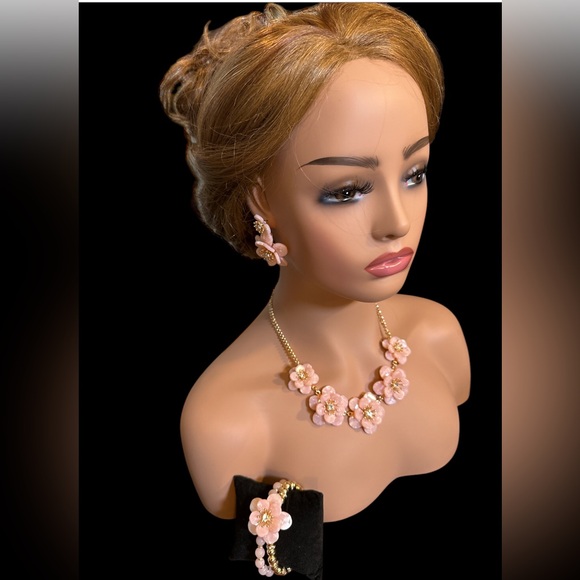 Lilly Pulitzer Pink Floral Necklace Set - Picture 4 of 6